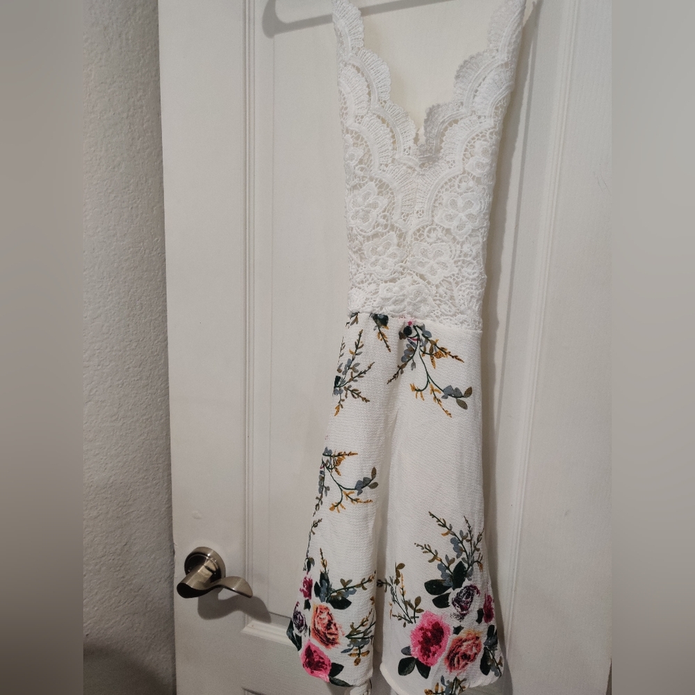 Summertime Fun Lace & Floral dress